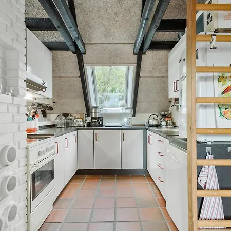 펜션 3 Bedroom Beautiful In 길렐라이에