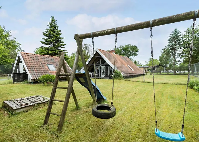 3 Bedroom Beautiful In Ferienhaus Gilleleje